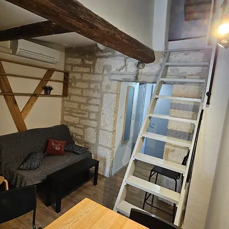 Apartment Iris, 4 Personnes, Centre Pieton Ecusson, Tram, 3eme Etage Sans Ascenseur Montpellier